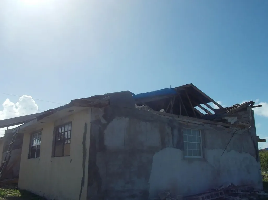 Clarence Town House Long Island BS