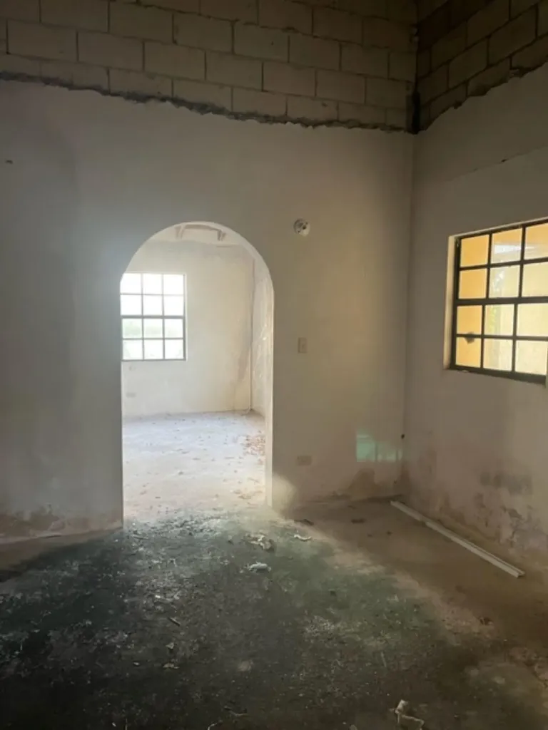 Clarence Town House Long Island BS