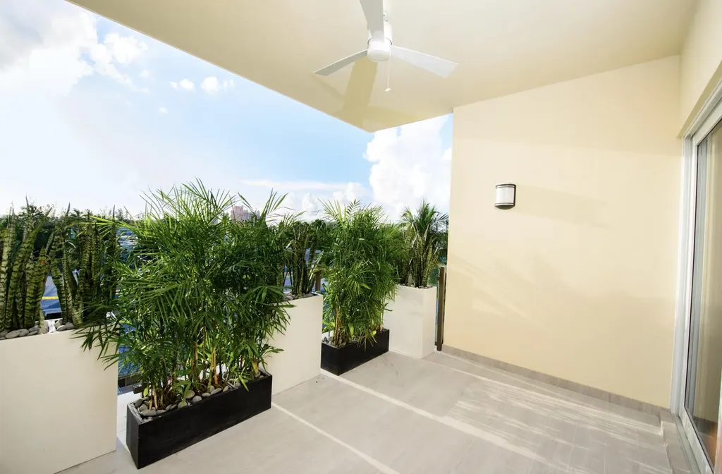 Thirty Six 105 Rent New Providence Paradise Island BS