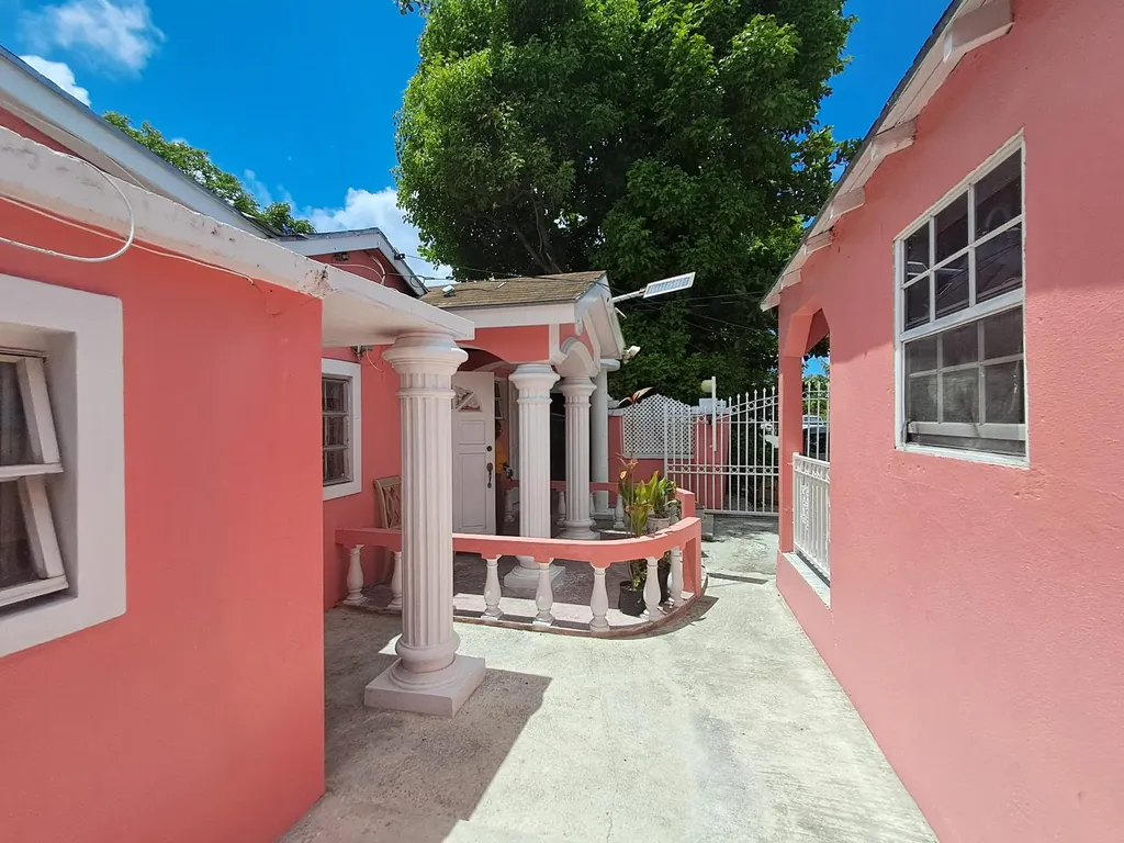 Englerston Addition New Providence Paradise Island BS