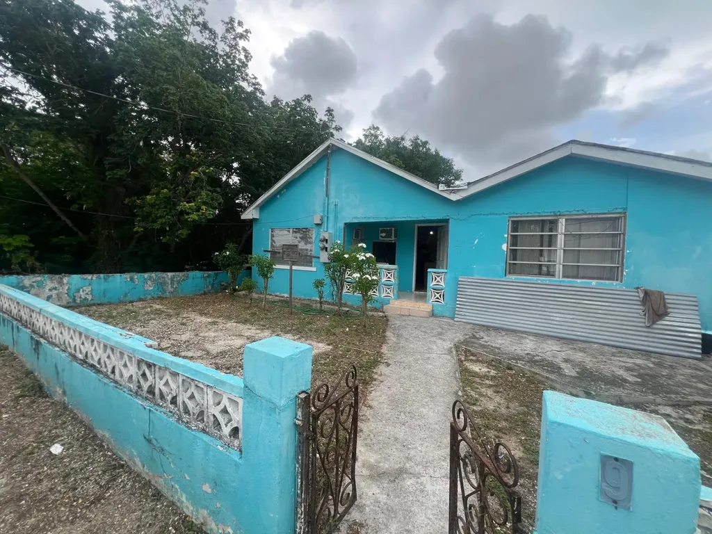 Whites Road Home New Providence Paradise Island BS