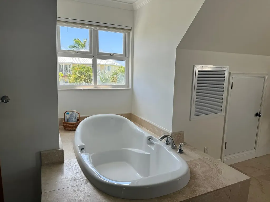 #31 Shoreline Grand Bahama Freeport BS