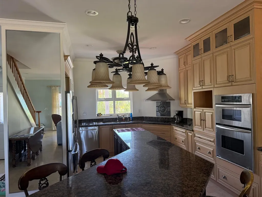 #31 Shoreline Grand Bahama Freeport BS