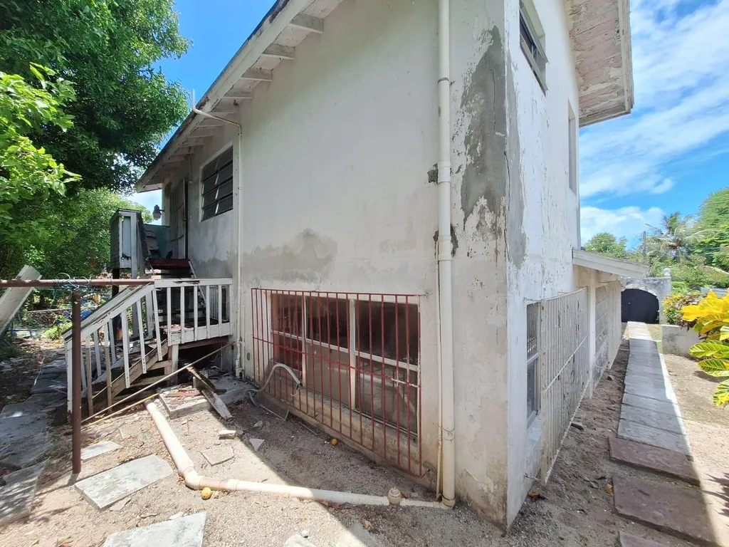 Victoria Blvd Triplex New Providence Paradise Island BS