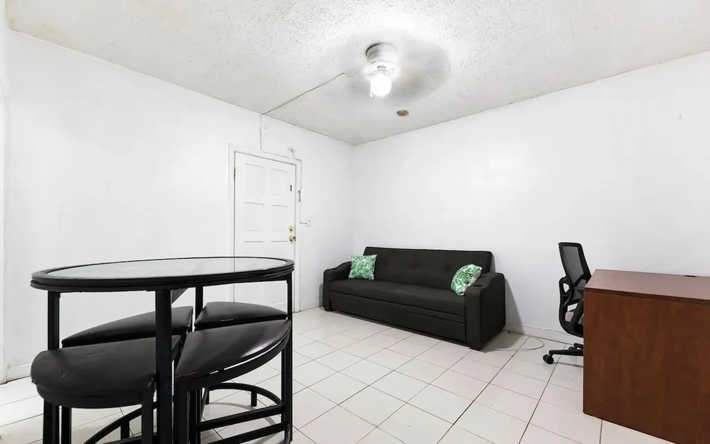 Town Court Condo New Providence Paradise Island BS