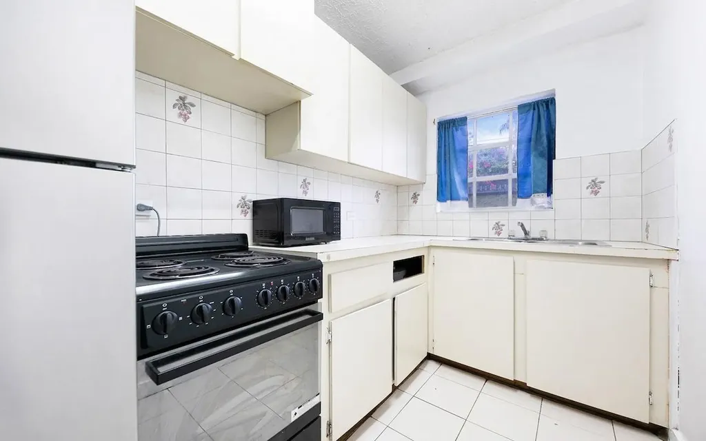 Town Court Condo New Providence Paradise Island BS