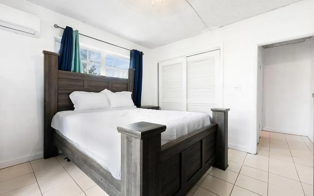 Town Court Condo New Providence Paradise Island BS