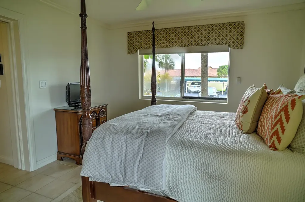 Caves Point Condos New Providence Paradise Island BS