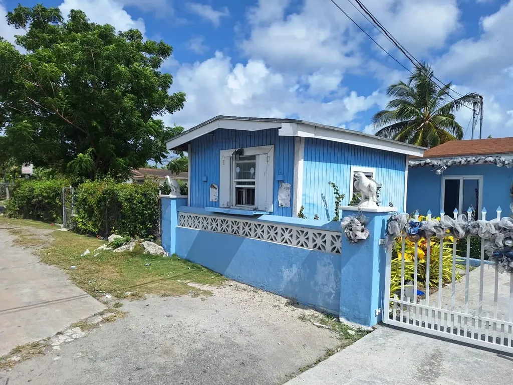 Alexandria Blvd Triplex New Providence Paradise Island BS