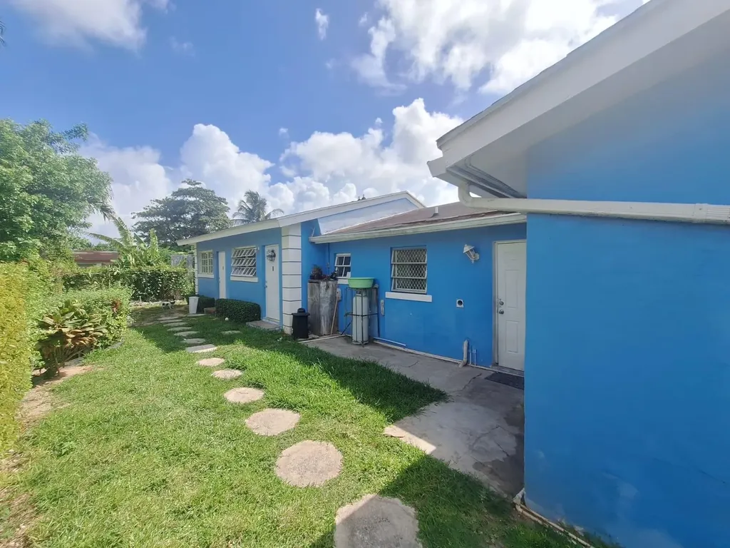 Alexandria Blvd Triplex New Providence Paradise Island BS