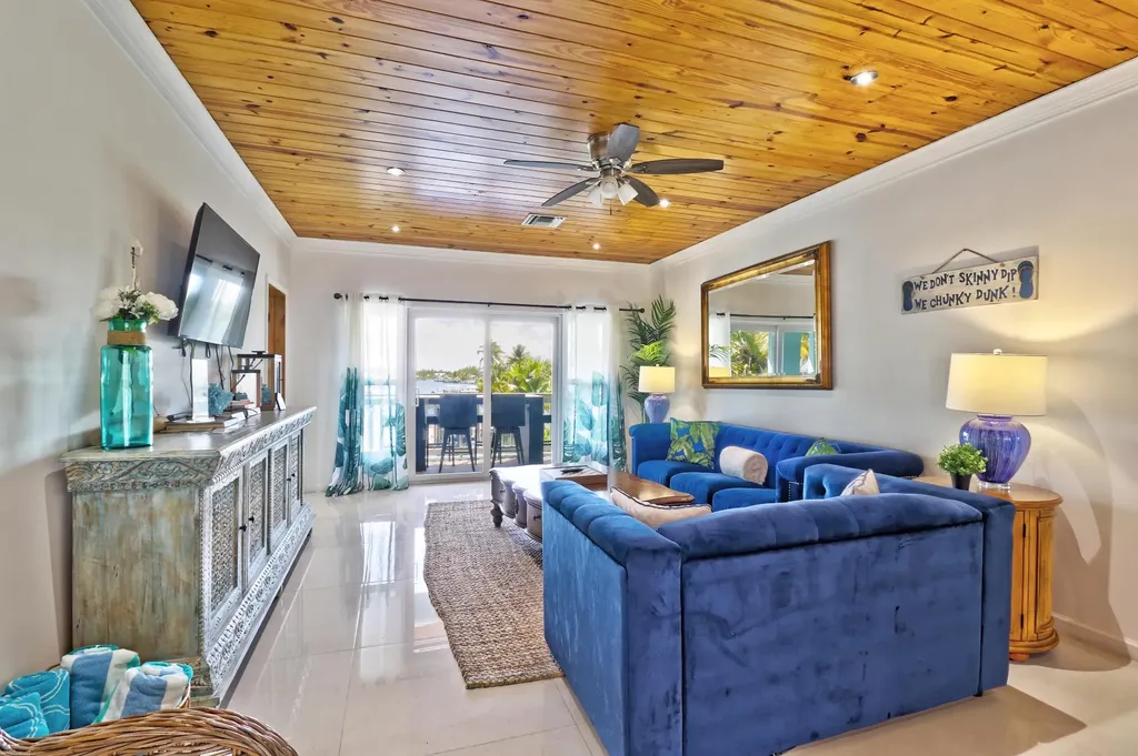 Canal's End Abaco BS