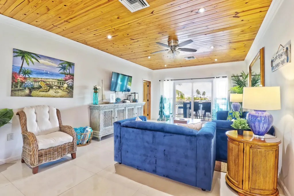 Canal's End Abaco BS