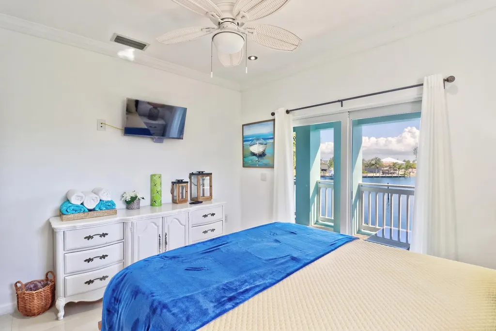 Canal's End Abaco BS