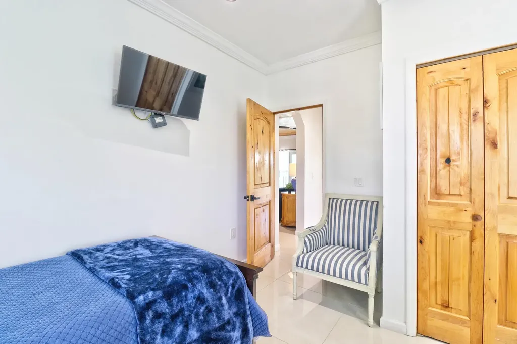 Canal's End Abaco BS