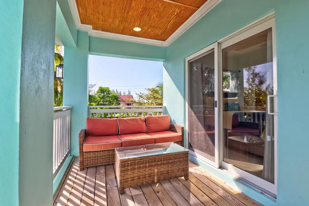 Canal's End Abaco BS