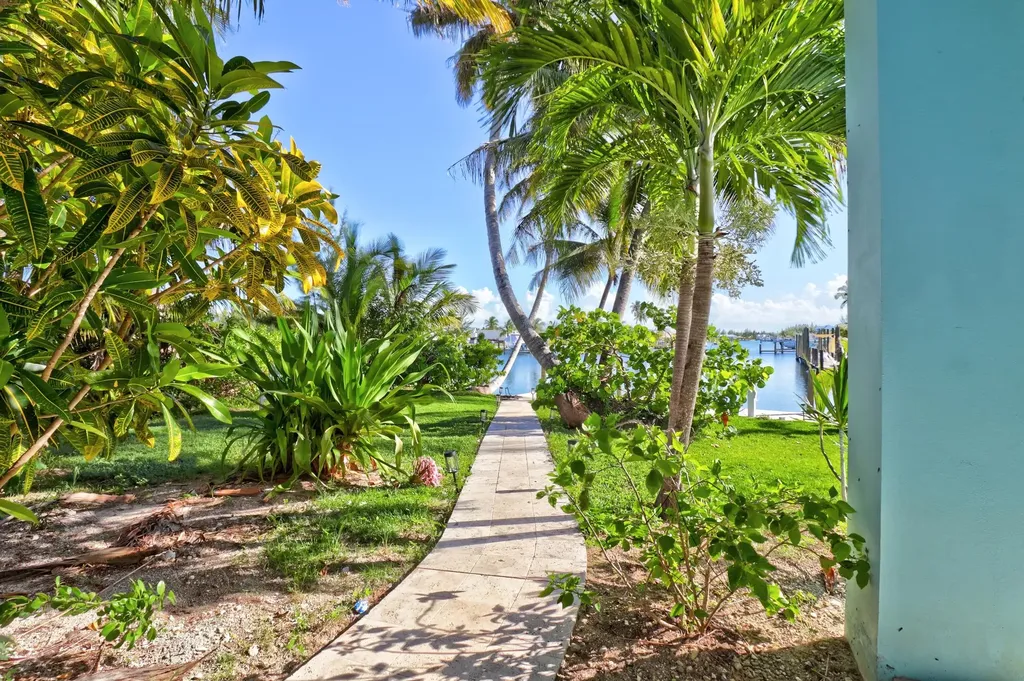 Canal's End Abaco BS