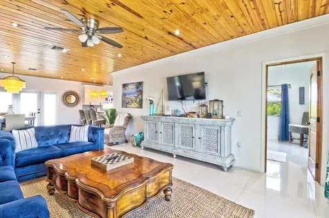 Canal's End Abaco BS