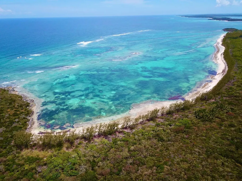 Tarpum Bay Eleuthera BS