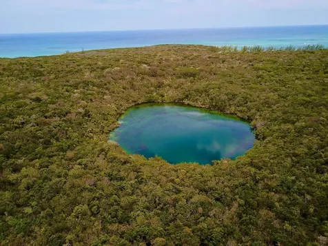 Tarpum Bay Eleuthera BS