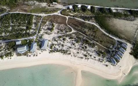 Fountain Bay Beachfront Cat Island BS