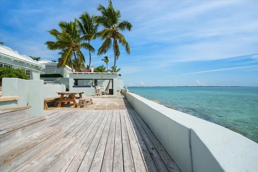 Water's Edge New Providence Paradise Island BS