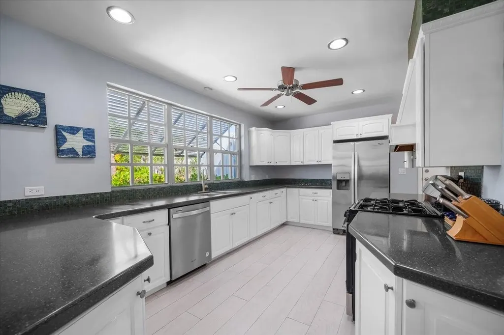 Water's Edge New Providence Paradise Island BS