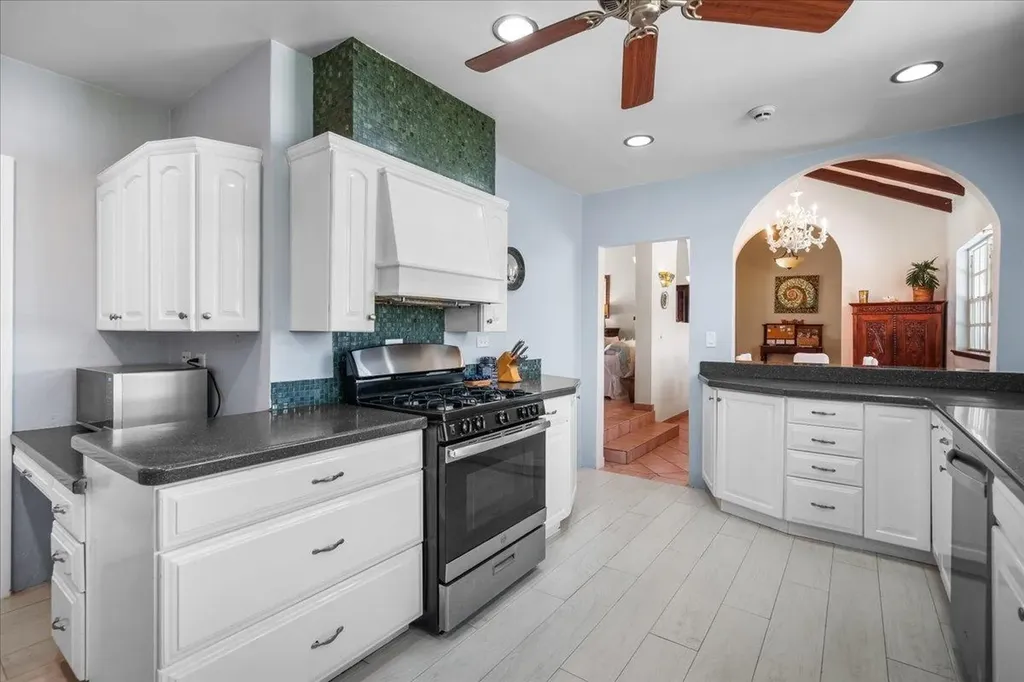 Water's Edge New Providence Paradise Island BS