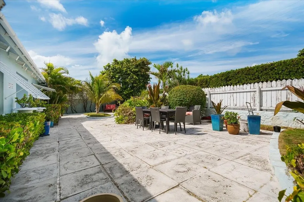 Water's Edge New Providence Paradise Island BS