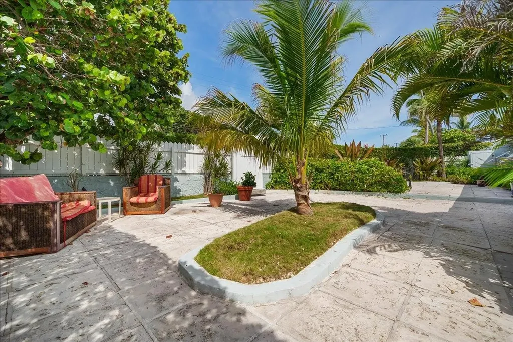 Water's Edge New Providence Paradise Island BS