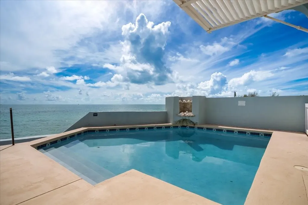 Water's Edge New Providence Paradise Island BS