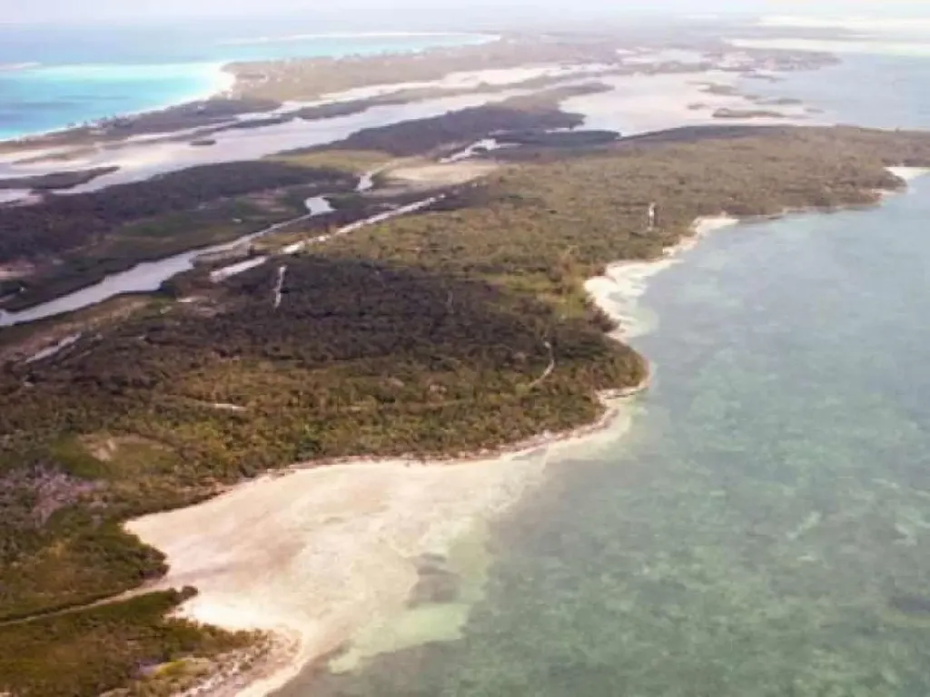 Cistern Cay Berry Islands BS