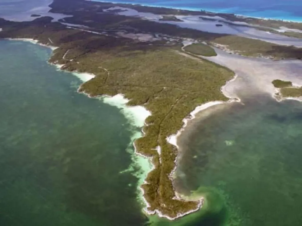 Cistern Cay Berry Islands BS