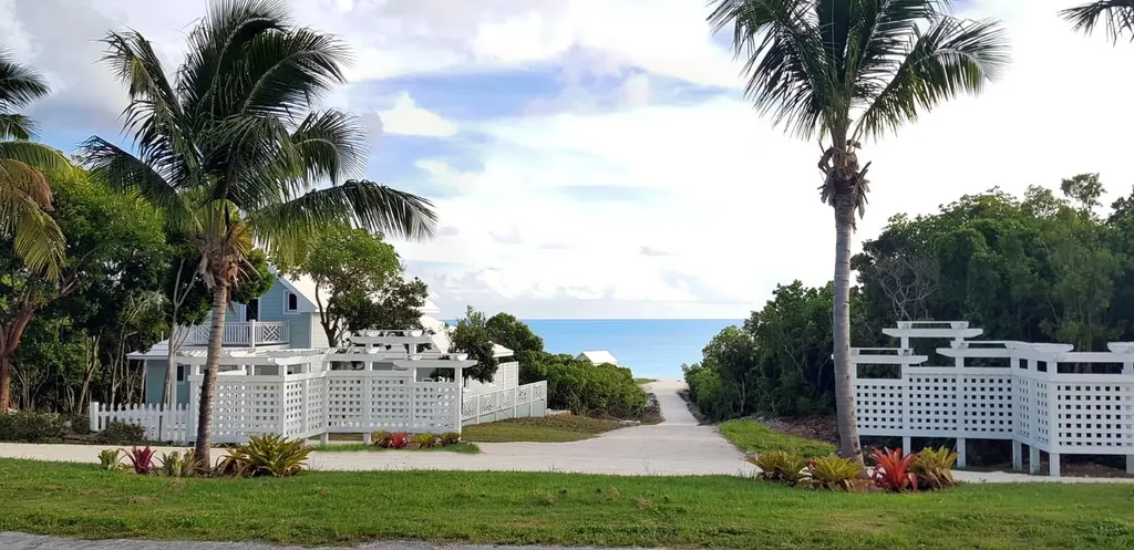 Turtle Way Eleuthera BS