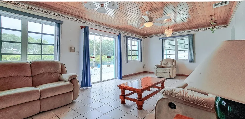 South Road, Spanish Wells Eleuthera BS