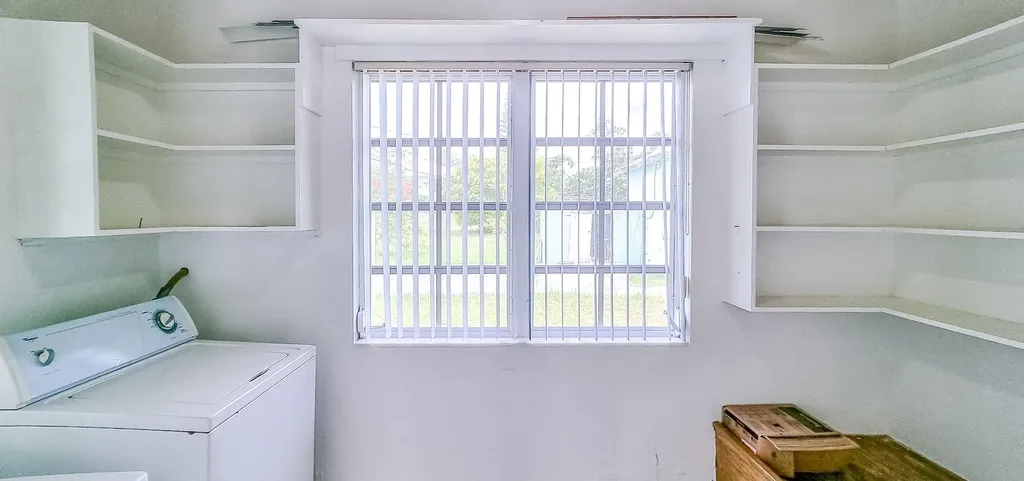 South Road, Spanish Wells Eleuthera BS