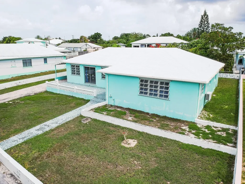 South Road, Spanish Wells Eleuthera BS