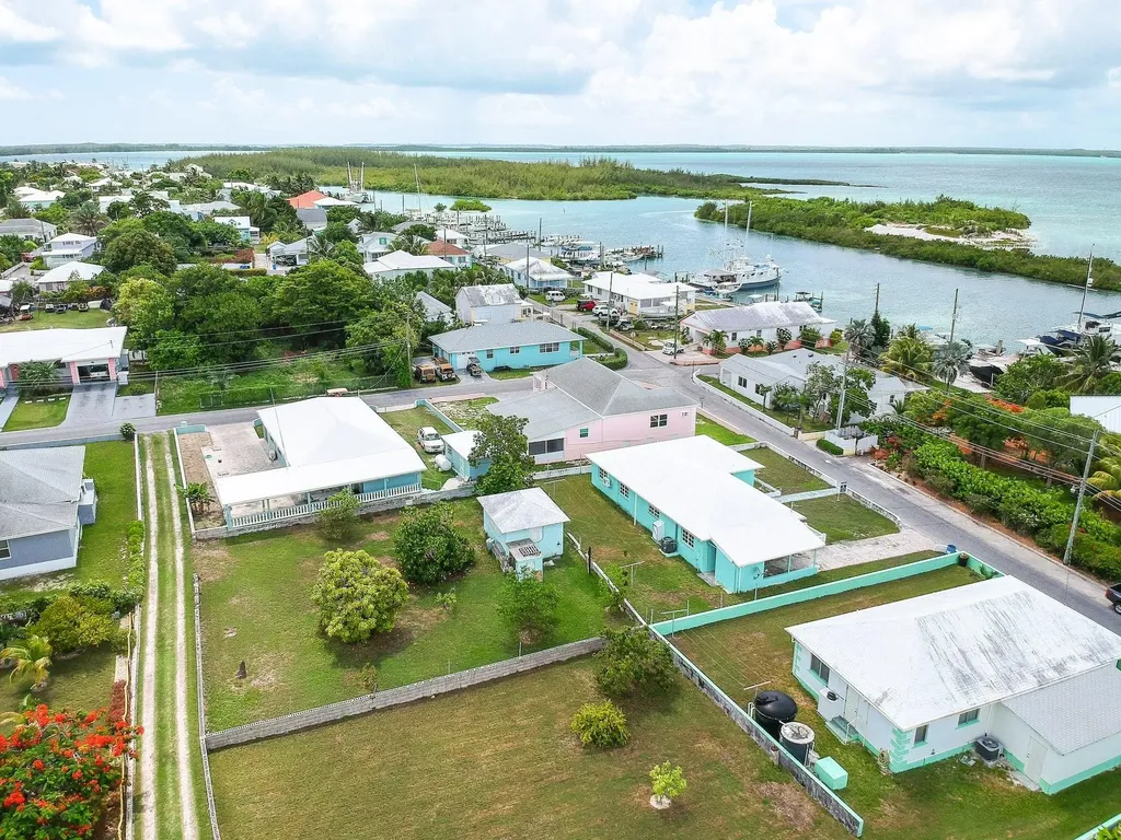 South Road, Spanish Wells Eleuthera BS