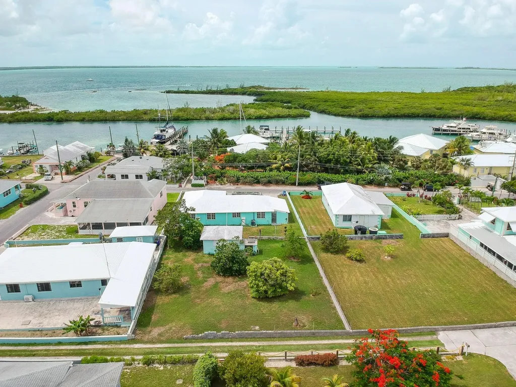 South Road, Spanish Wells Eleuthera BS