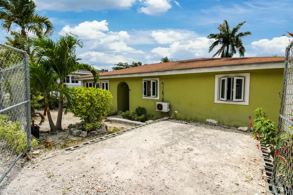 Garden Hills #1 219 New Providence Paradise Island BS