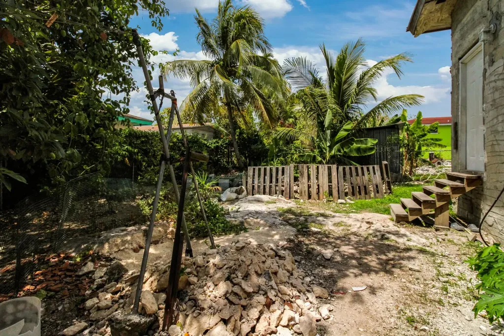 Garden Hills #1 219 New Providence Paradise Island BS