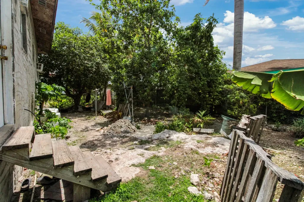 Garden Hills #1 219 New Providence Paradise Island BS