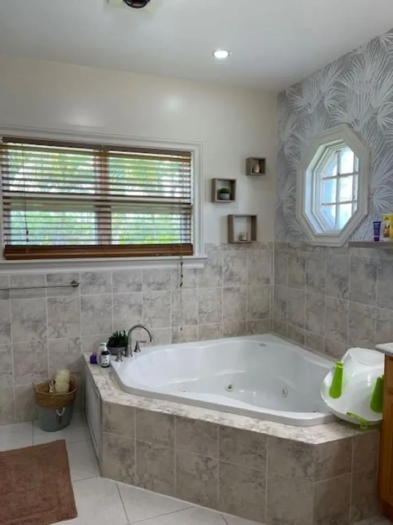 Ganymede Drive Arden For 8 Grand Bahama Freeport BS