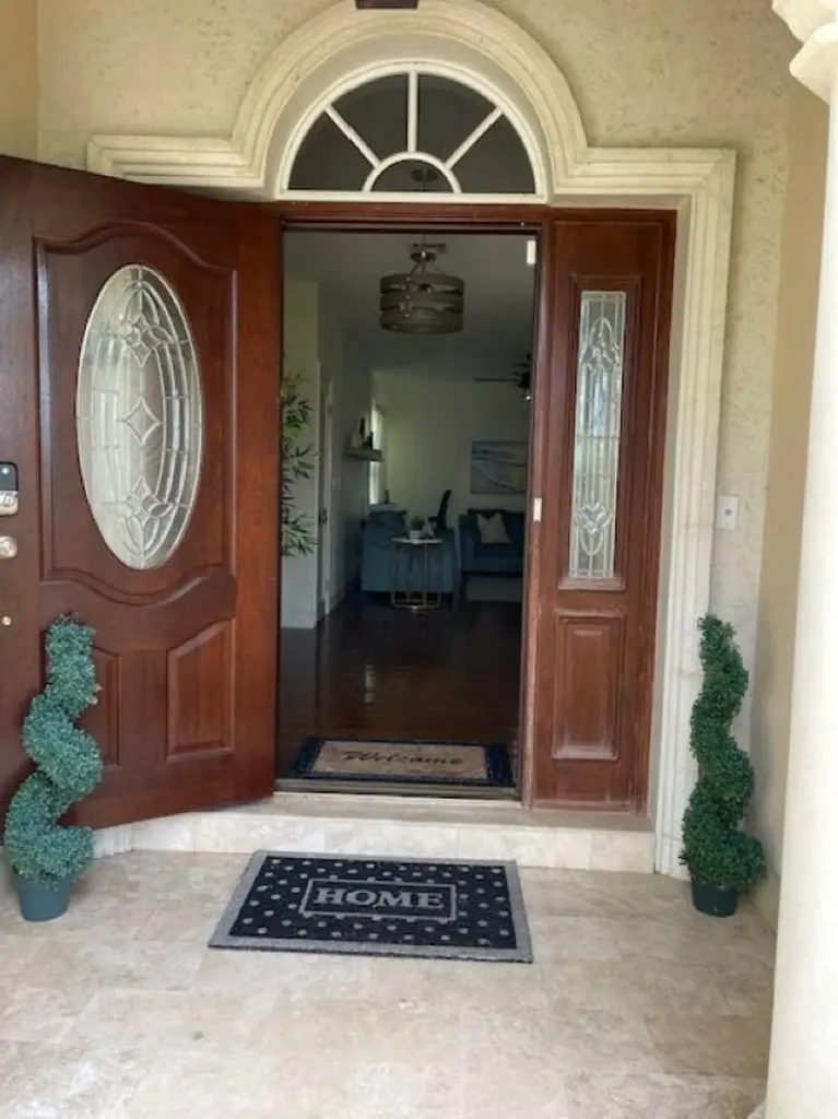 Ganymede Drive Arden For 8 Grand Bahama Freeport BS