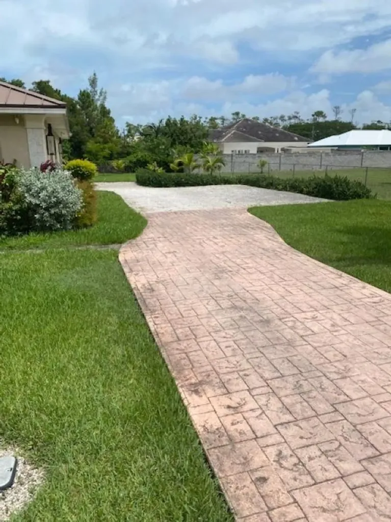 Ganymede Drive Arden For 8 Grand Bahama Freeport BS