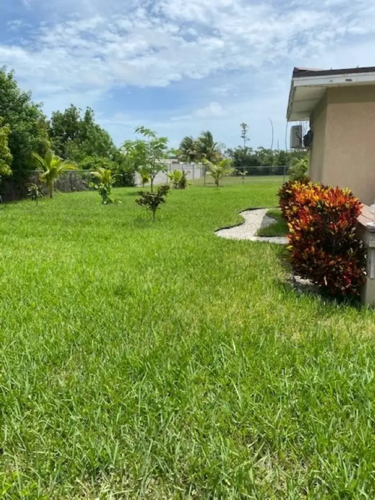Ganymede Drive Arden For 8 Grand Bahama Freeport BS