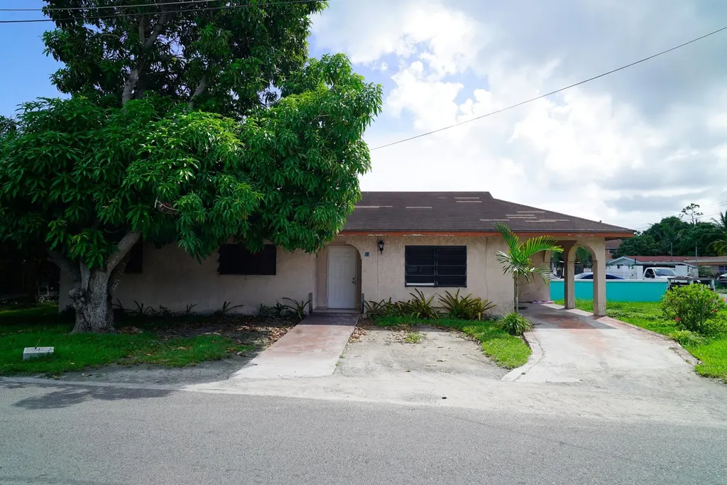 Bay Geranium Avenue 24 New Providence Paradise Island BS