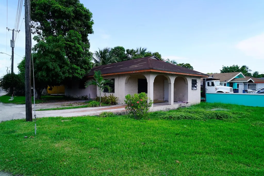 Bay Geranium Avenue 24 New Providence Paradise Island BS