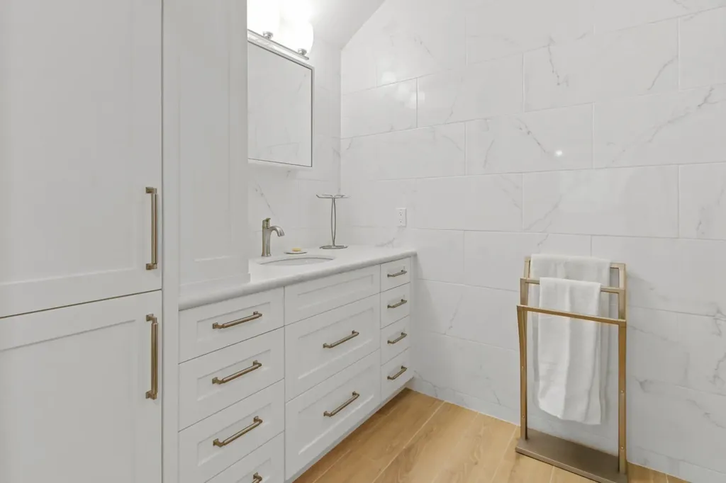 Tower Heights 14 New Providence Paradise Island BS