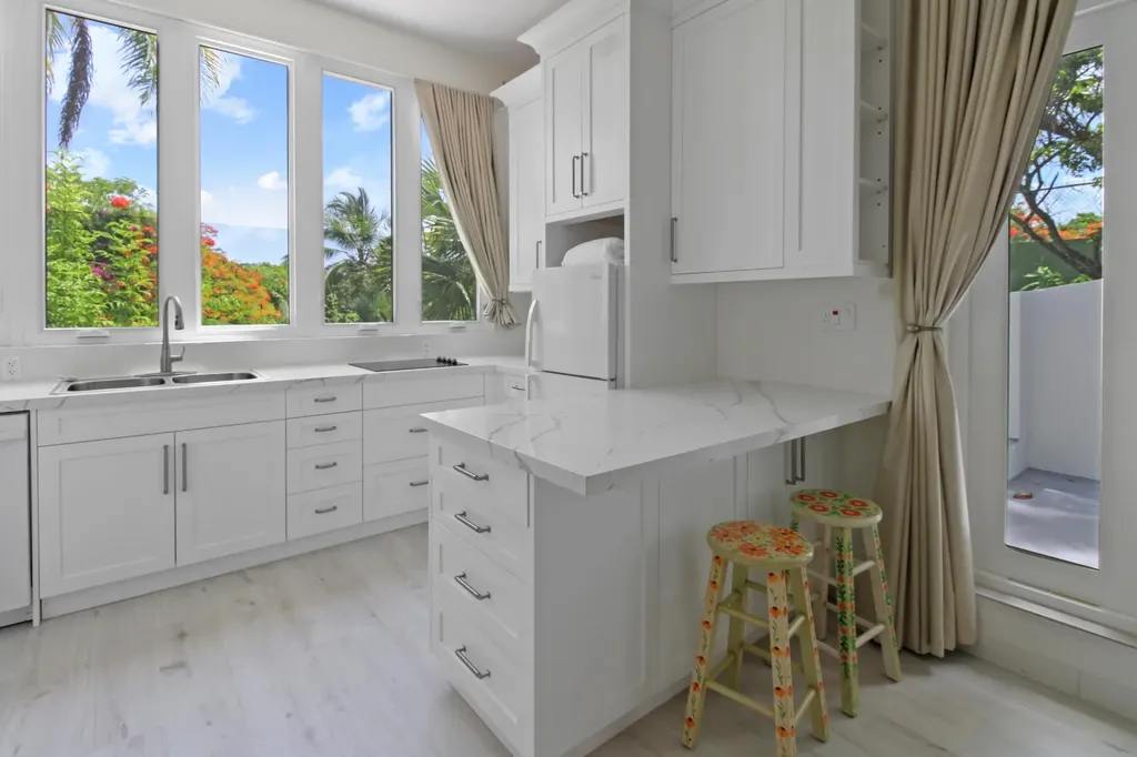 Tower Heights 14 New Providence Paradise Island BS