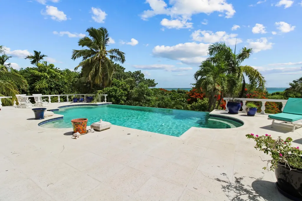 Tower Heights 14 New Providence Paradise Island BS